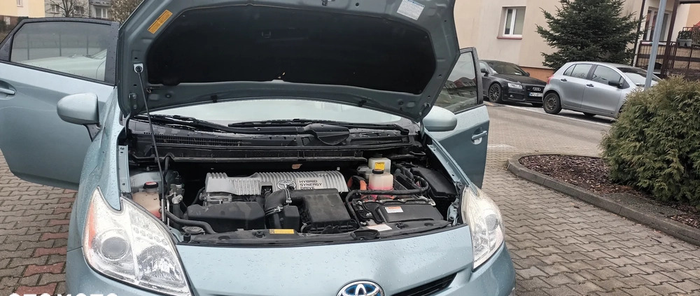 Toyota Prius cena 49900 przebieg: 185000, rok produkcji 2015 z Warszawa małe 742